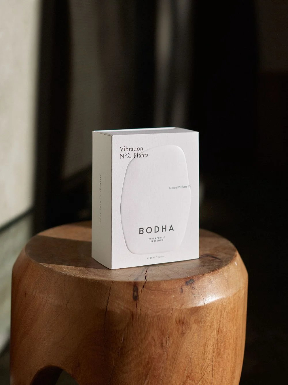 Eco-friendly stylishly designed foldable perfume gift box featuring embossed and gold-stamped